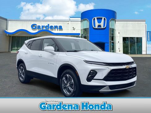 Used 2025 Chevrolet Blazer LT AWD/4WD image 1