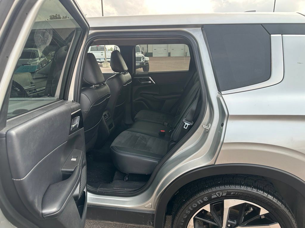 Used 2024 Mitsubishi Outlander SE AWD/4WD image 20