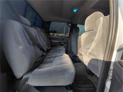 Used 2005 Chevrolet Silverado 2500 LS w/ Heavy-Duty Power Package image 14