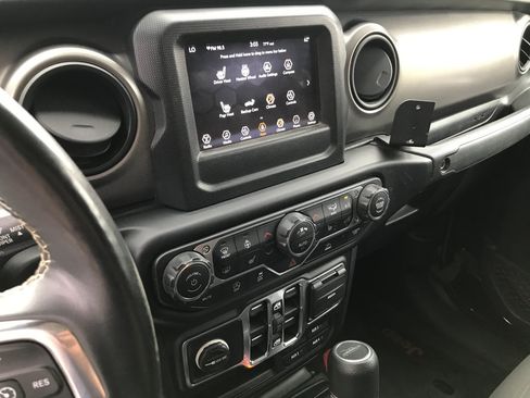 Used 2020 Jeep Gladiator Sport AWD/4WD image 15