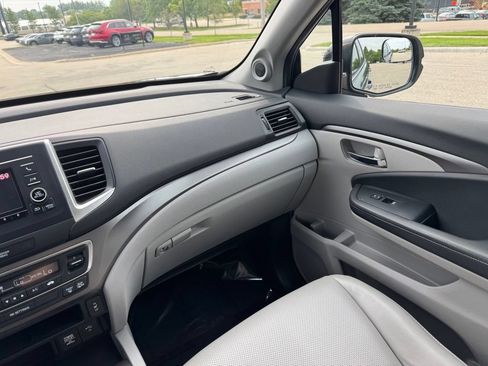 Used 2019 Honda Ridgeline RTL image 2