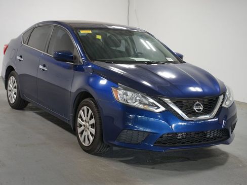 Used 2016 Nissan Sentra S image 3