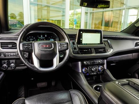 Used 2022 GMC Yukon SLT w/ SLT Premium Package AWD/4WD image 15