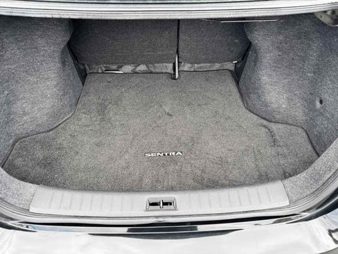 Used 2016 Nissan Sentra SV FWD image 24