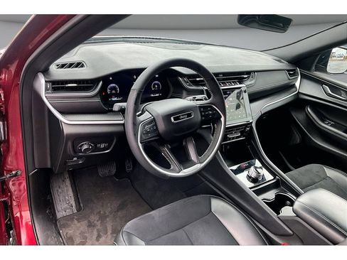 Certified 2025 Jeep Grand Cherokee L Altitude AWD/4WD image 16