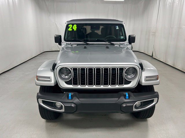 Used 2024 Jeep Wrangler Unlimited Sahara AWD/4WD image 3