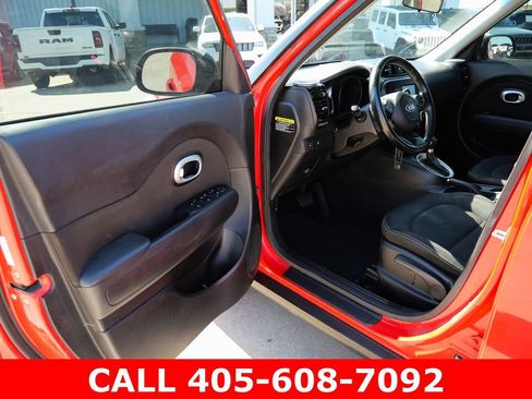 Used 2016 Kia Soul + w/ Designer's Package FWD image 19