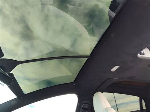 Used 2022 Tesla Model X Plaid image 18