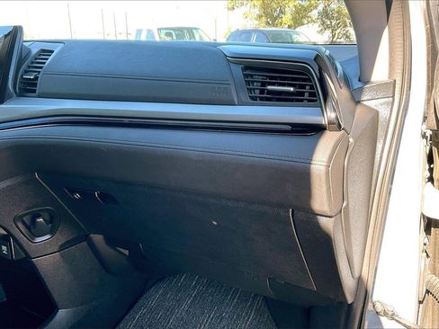 Used 2024 Honda Odyssey Touring image 23