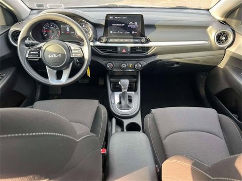 Used 2022 Kia Forte LXS image 10