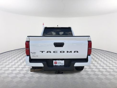 Certified 2024 Toyota Tacoma SR5 AWD/4WD image 15