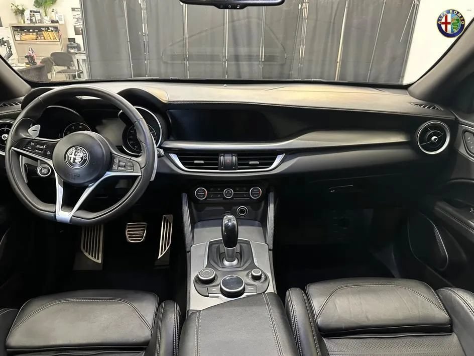 Used 2019 Alfa Romeo Stelvio Ti Sport w/ Quick Order Package 22S Sport AWD/4WD image 10