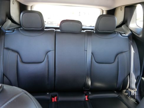 Used 2023 Jeep Renegade Limited AWD/4WD image 17