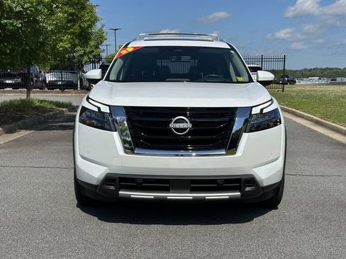 Certified 2025 Nissan Pathfinder Platinum AWD/4WD image 2