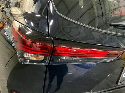 New 2026 Toyota Highlander Platinum AWD/4WD image 14