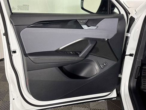 New 2026 Volkswagen Tiguan SE R-Line AWD/4WD image 10
