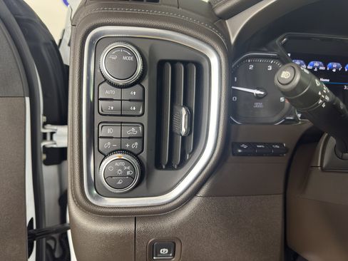 Used 2020 GMC Sierra 2500 Denali w/ Denali Ultimate Package AWD/4WD image 17