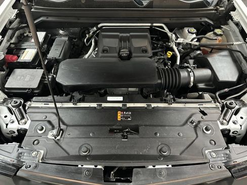 Used 2024 Chevrolet Colorado Trail Boss AWD/4WD image 33