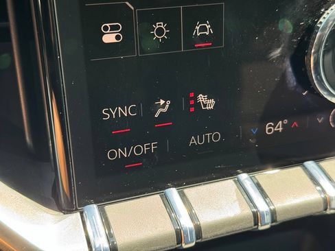 Used 2026 GMC Acadia Elevation w/ Elevation Premium Package FWD image 37