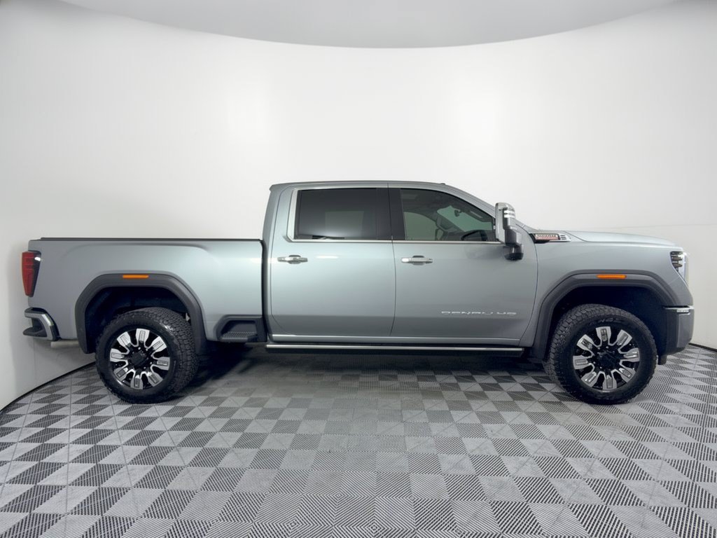 Used 2026 GMC Sierra 3500 Denali AWD/4WD image 8