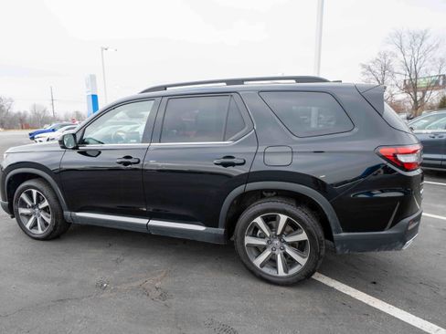 Used 2024 Honda Pilot Touring image 4