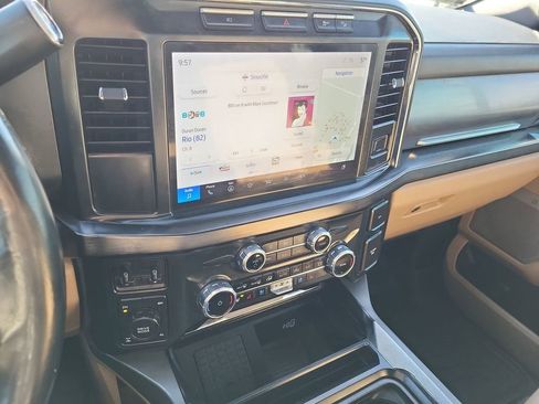 Used 2023 Ford F250 Lariat w/ Chrome Package image 12