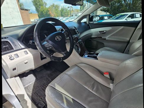 Used 2011 Toyota Venza w/ Premium Pkg #2 image 11