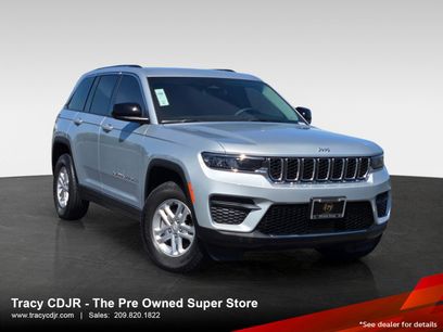 Used 2023 Jeep Grand Cherokee Laredo