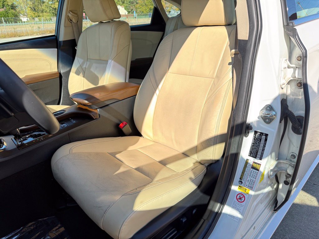 Used 2014 Toyota Avalon Limited FWD image 25