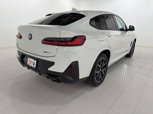 Used 2025 BMW X4 xDrive30i w/ Premium Package AWD/4WD image 5