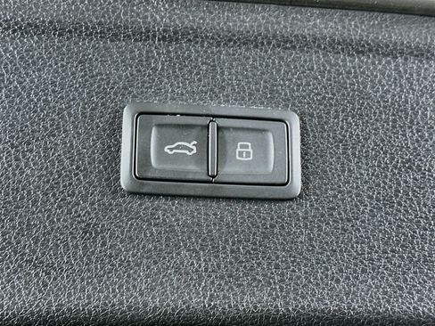 Used 2025 Audi Q5 2.0T Premium AWD/4WD image 29