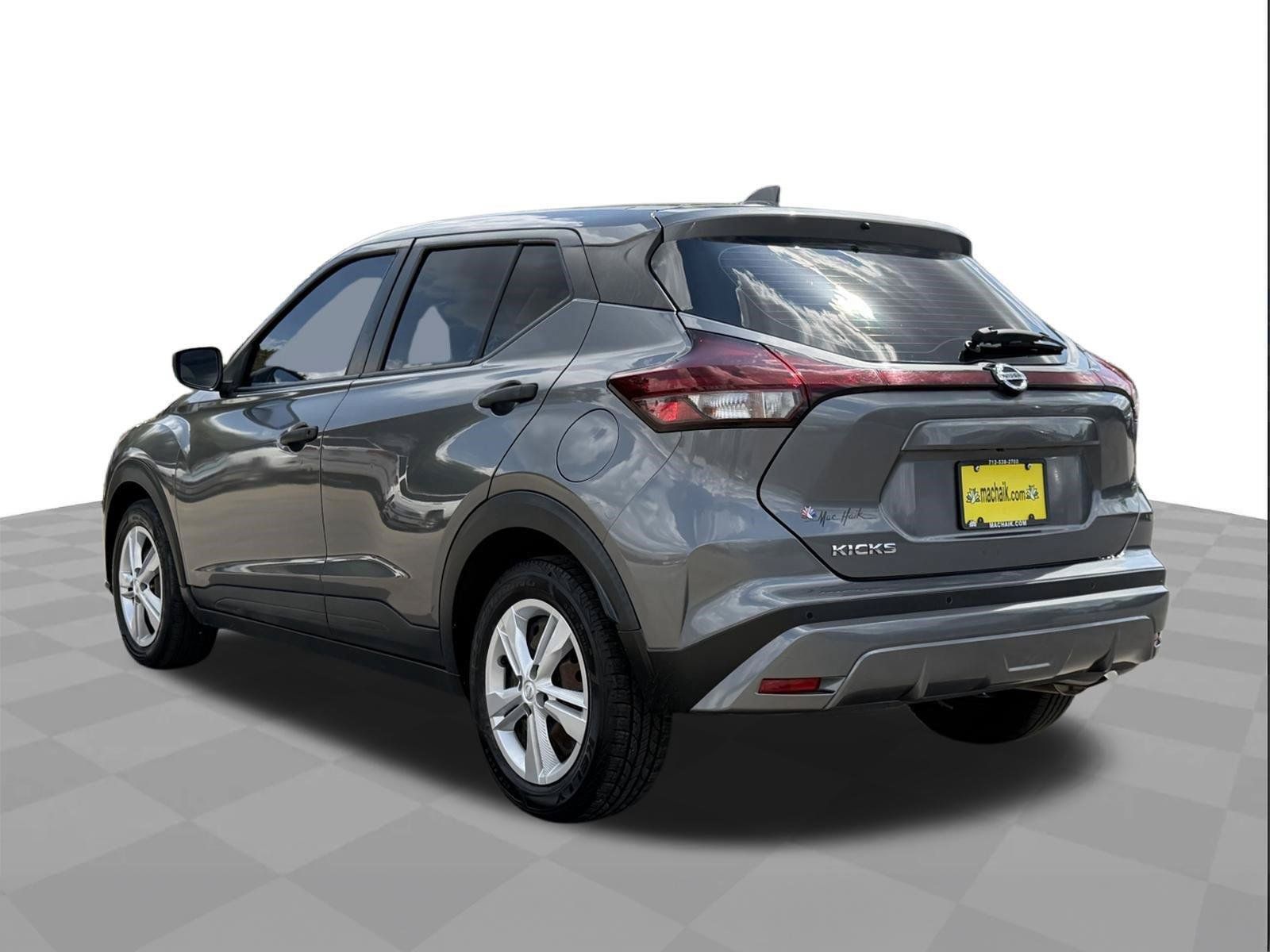 Used 2021 Nissan Kicks S FWD image 3