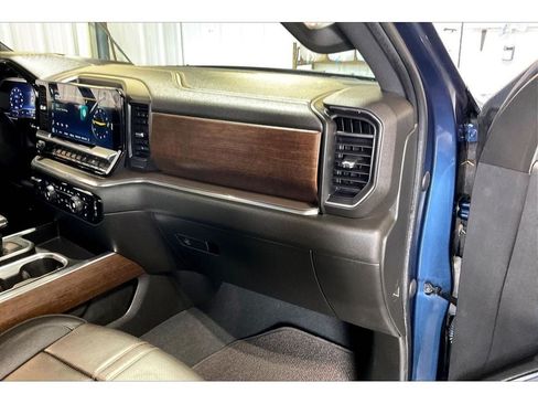 Used 2022 Chevrolet Silverado 1500 High Country AWD/4WD image 18