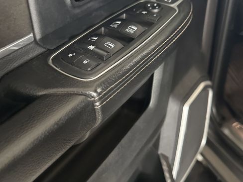 Used 2020 RAM 2500 Laramie image 19