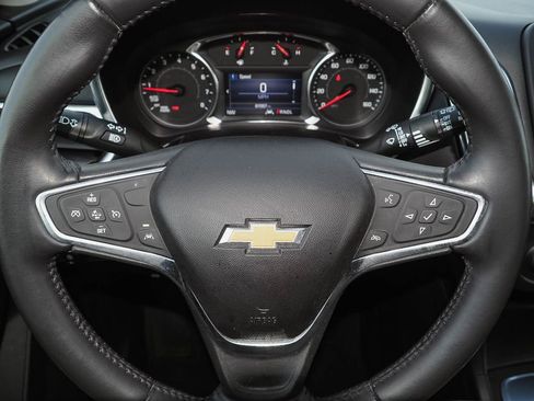 Used 2020 Chevrolet Equinox LT image 32