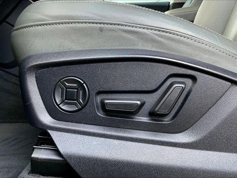 Used 2019 Audi Q8 Prestige image 34