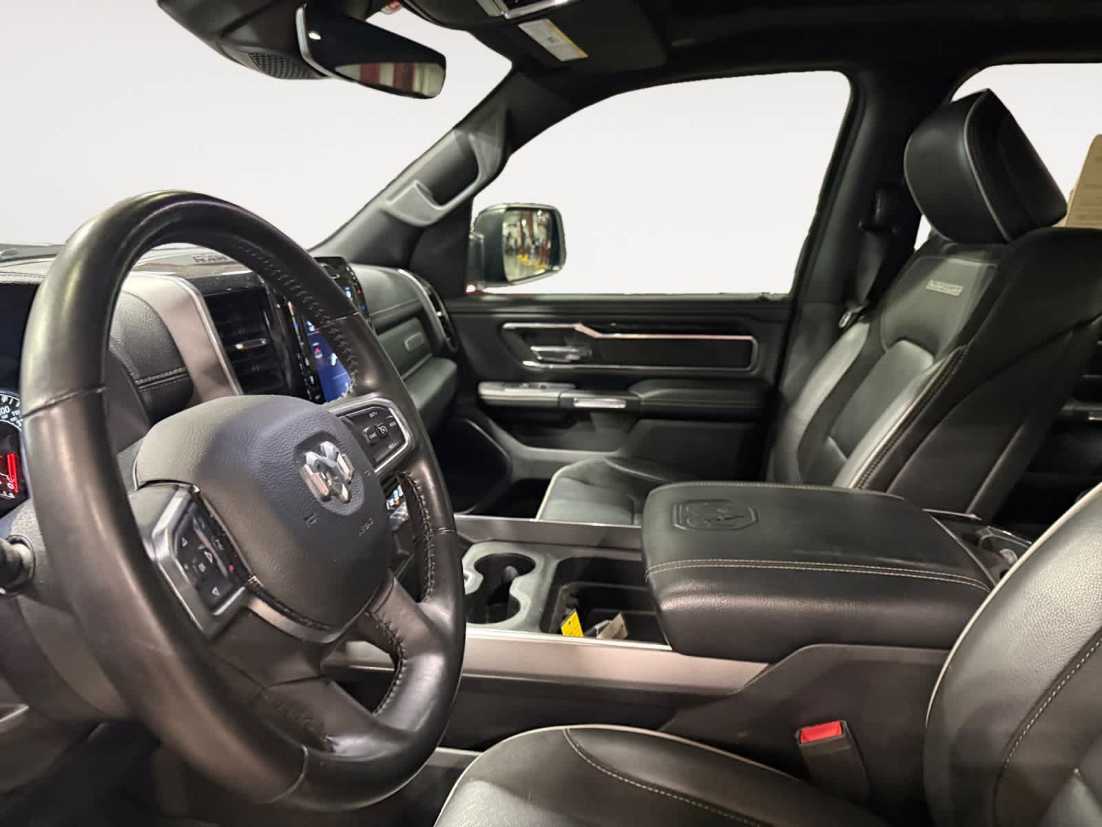Used 2021 RAM 1500 Laramie w/ Sport Appearance Package AWD/4WD image 10