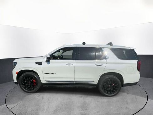 Used 2023 GMC Yukon Denali w/ LPO, Floor Liner Package AWD/4WD image 4
