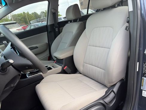 Used 2022 Kia Sportage LX image 12
