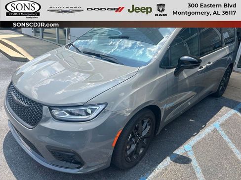 Used 2024 Chrysler Pacifica Touring-L w/ S Appearance Package FWD image 1