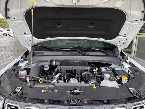 Used 2025 Jeep Compass Limited image 33