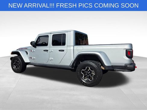 Used 2022 Jeep Gladiator Rubicon w/ Cold Weather Group AWD/4WD image 4