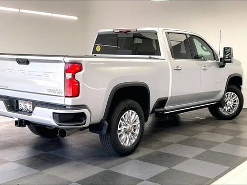 Used 2021 Chevrolet Silverado 2500 High Country w/ Z71 Off-Road Package AWD/4WD image 13