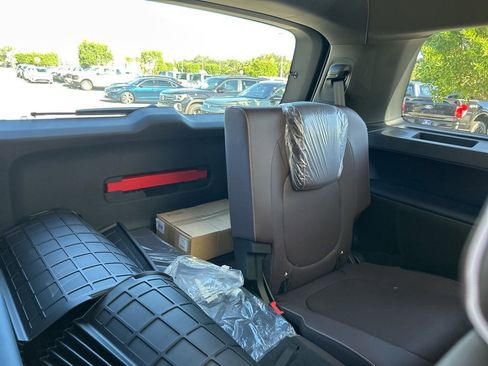 New 2025 Volkswagen ID. Buzz Pro S Plus image 41