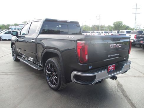 Used 2022 GMC Sierra 1500 SLT w/ SLT Premium Plus Package AWD/4WD image 9