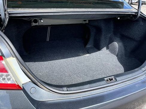 Used 2010 Toyota Camry LE image 27