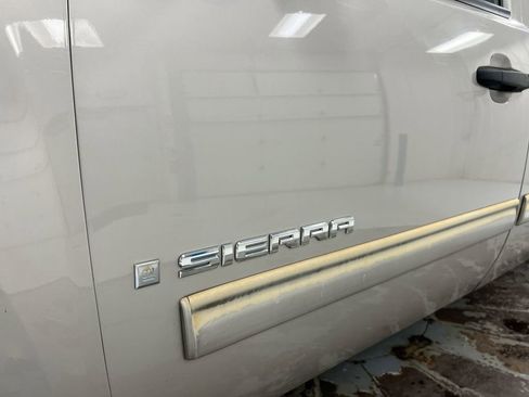 Used 2009 GMC Sierra 1500 SLE w/ Power Pack Plus AWD/4WD image 24