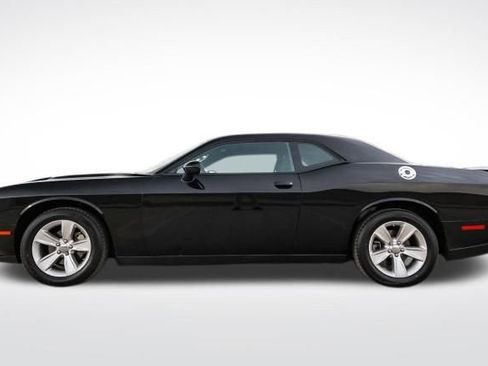 Used 2023 Dodge Challenger SXT image 8
