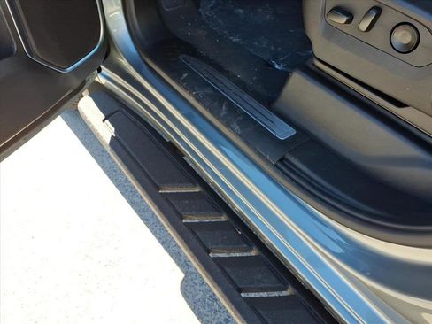 Used 2021 GMC Sierra 1500 4x4 Crew Cab w/ Sierra Value Package image 13