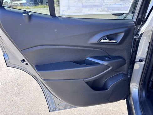New 2025 Chevrolet Trax LT image 40